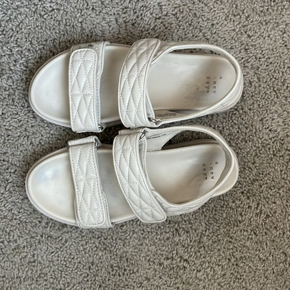 Target sandals - Picture 2 of 3